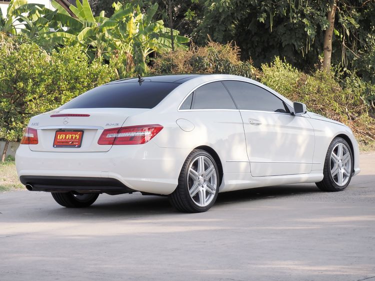 Mercedes-Benz E-Class 2012 E200 CGI Sedan เบนซิน ไม่ติดแก๊ส เกียร์อัตโนมัติ ขาว รูปที่ 4