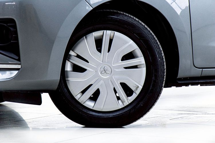 Mitsubishi Mirage 2020 1.2 GLX Sedan เบนซิน ไม่ติดแก๊ส เกียร์อัตโนมัติ เทา รูปที่ 4