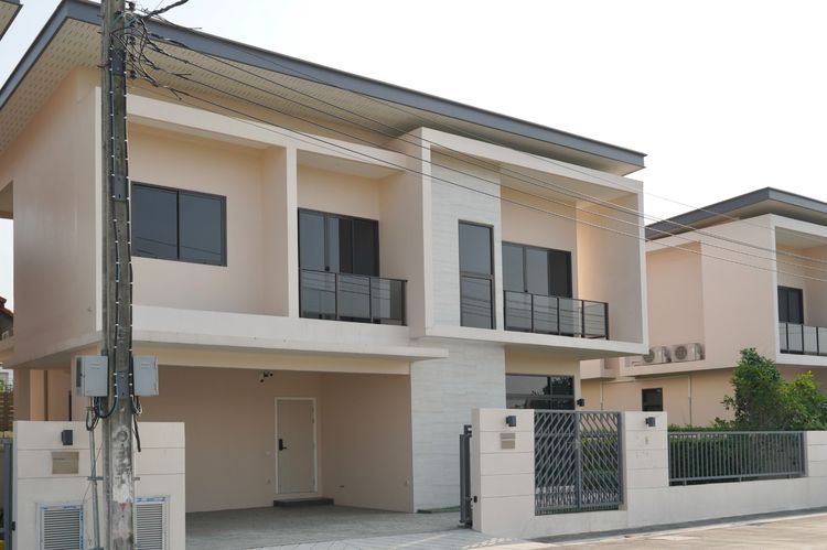 ขายบ้านเดี่ยว 2 ชั้น ฟังก์ชันครบ พร้อมอยู่ เณอรีน พหล – วัชรพล