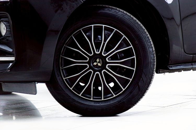 Mitsubishi Attrage 2020 1.2 GLX Sedan เบนซิน ไม่ติดแก๊ส เกียร์อัตโนมัติ ดำ รูปที่ 4