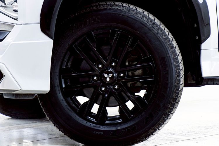 Mitsubishi Pajero Sport 2022 2.4  GT Premium Elite Edition  2WD Utility-car ดีเซล ไม่ติดแก๊ส เกียร์อัตโนมัติ ขาว รูปที่ 4