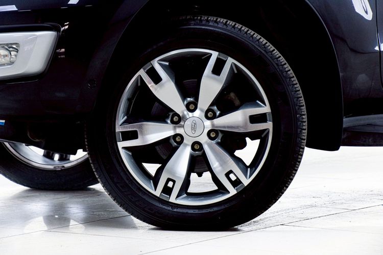 Ford Everest 2017 2.2 Titanium+ Utility-car ดีเซล ไม่ติดแก๊ส เกียร์อัตโนมัติ ดำ รูปที่ 4