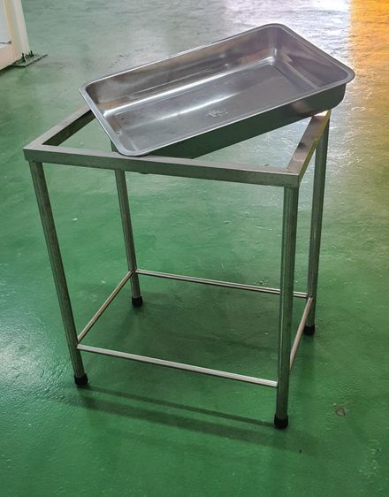 โต๊ะสแตนเลส พร้อมถาด หนา1m ขนาด 37x52x60cm รูปที่ 2