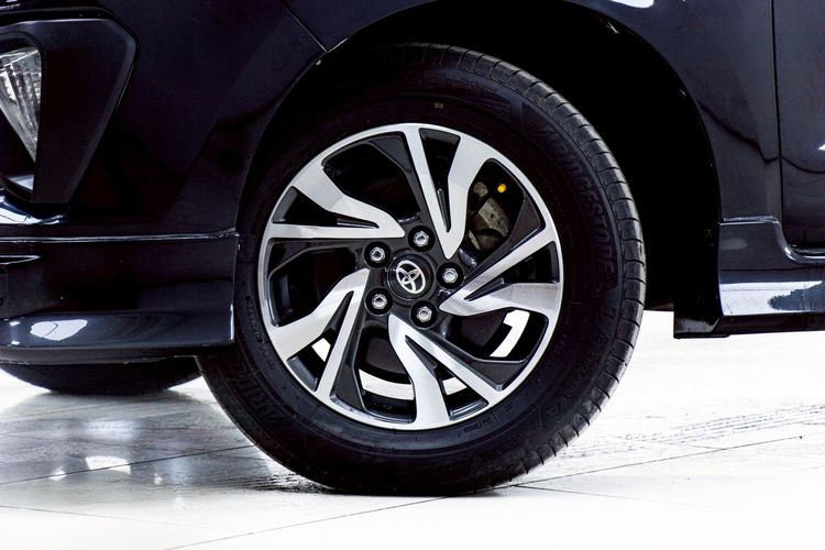 Toyota Innova 2022 2.8 Crysta Utility-car ดีเซล ไม่ติดแก๊ส เกียร์อัตโนมัติ ดำ รูปที่ 4