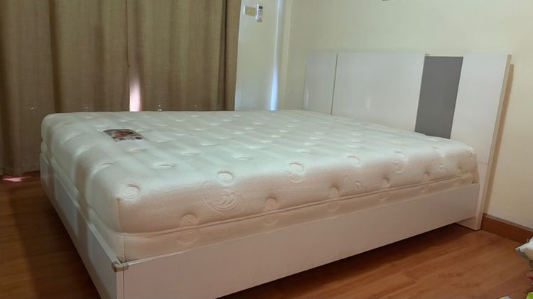 ควีน ที่นอนพร้อมเตียงแบรนด์พรีเมี่ยม