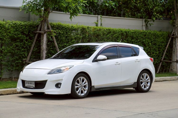 รถ Mazda Mazda3 2.0 Maxx Sports สี ขาว
