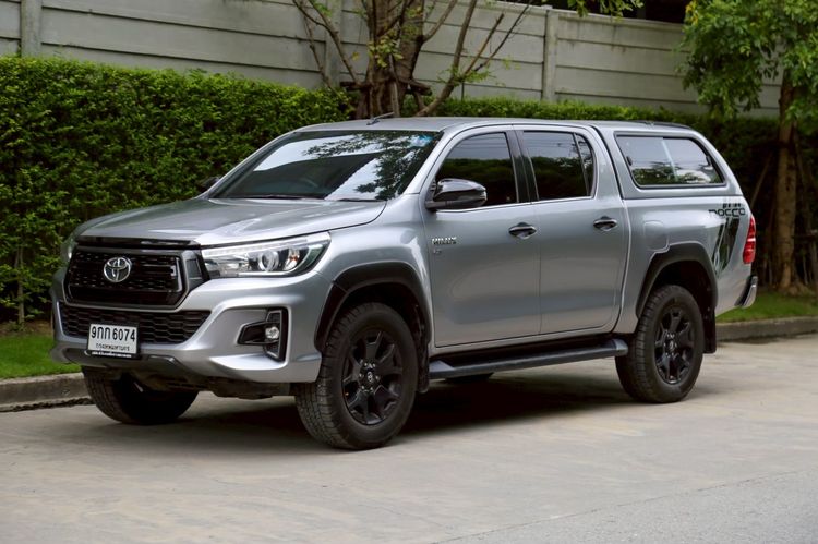 รถ Toyota Hilux Revo 2.8 Prerunner G Rocco สี บรอนซ์เงิน