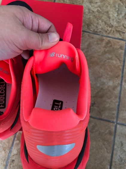 รองเท้าวิ่ง New Balance Rebel v5 สี Urgent Red รูปที่ 6