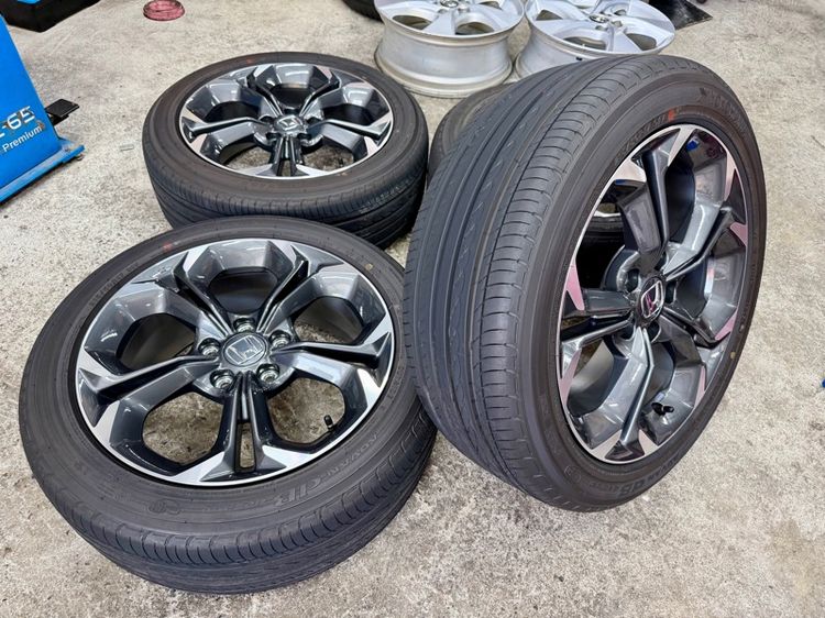 ล้อแม็ก HONDA CIVIC ขอบ 17” ถอดป้ายแดง ยาง YOKOHAMA 215-50R17 ปี 25 สีเส้นตุ่มหน้ายางยังอยู่ รูปที่ 2
