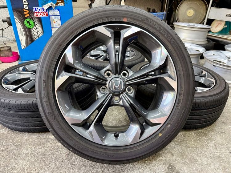 17" ล้อแม็ก HONDA CIVIC ขอบ 17” ถอดป้ายแดง ยาง YOKOHAMA 215-50R17 ปี 25 สีเส้นตุ่มหน้ายางยังอยู่