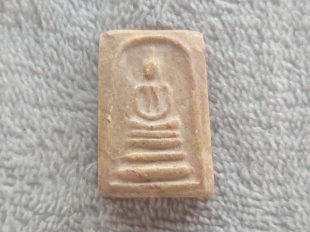 สมเด็จเนื้อผงน้ำมัน หลังยันต์ หลวงพ่อกวย ชุตินธโร