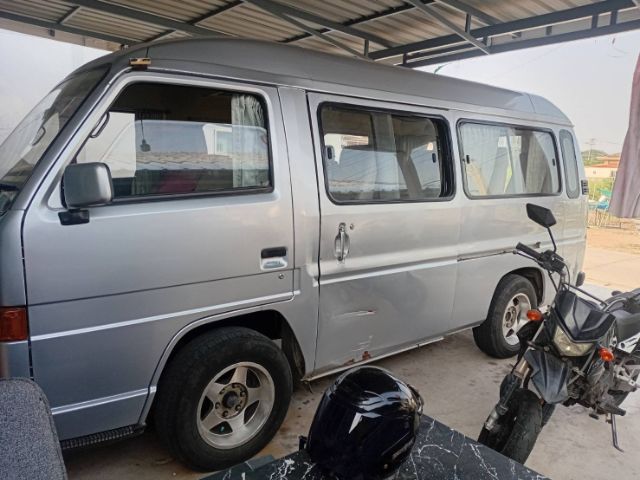 รถ Isuzu Buddy รุ่นย่อยอื่นๆ สี บรอนซ์เงิน