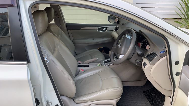 Nissan  Sylphy 1.6 ปี 2014 พร้อมส่งต่อ