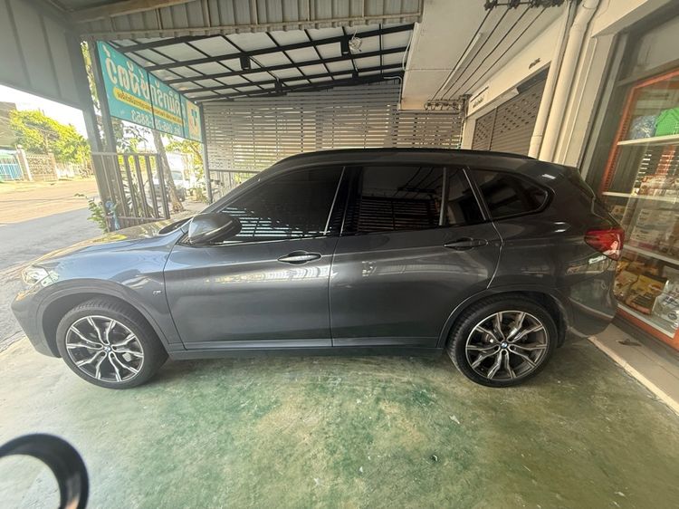 รถ BMW X1 2.0 sDrive20d M Sport สี เทา