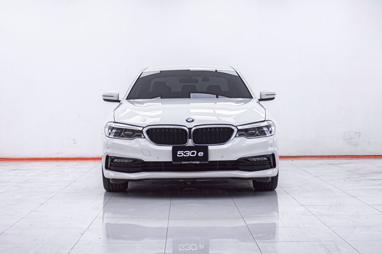 BMW Series 5 2020 530e Sedan ปลั๊กอินไฮบริด (PHEV) ไม่ติดแก๊ส เกียร์อัตโนมัติ ขาว รูปที่ 4