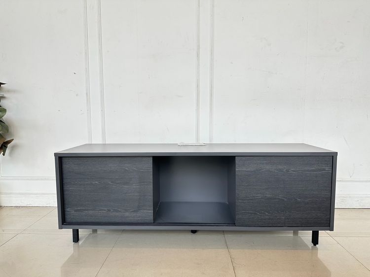 ไม้ ตู้วางทีวี 2 บานเลื่อน ท็อปมีช่องร้อยสาย ฝาอลูมิเนียมสีดำ