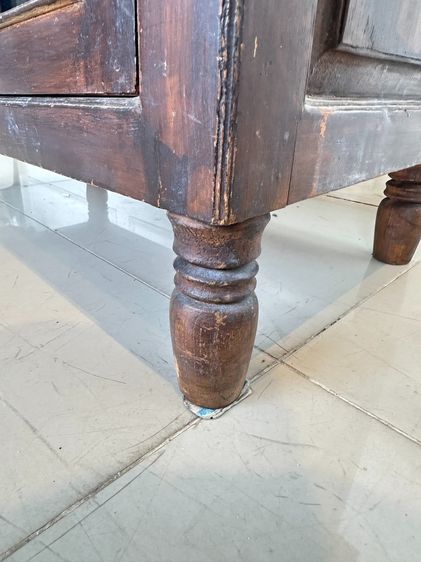 ตู้เก็บของไม้สัก สไตล์วินเทจ 2 บานเปิดกระจก ขากลึงกลม รูปที่ 9