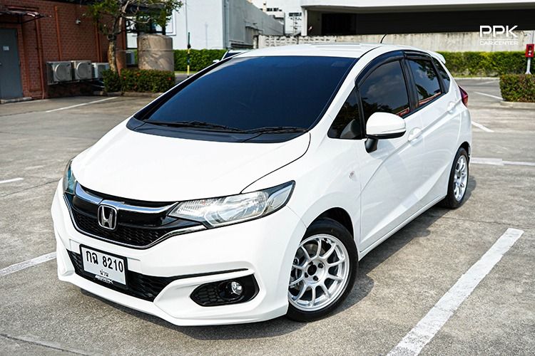 รถ Honda Jazz 1.5 S สี ขาว