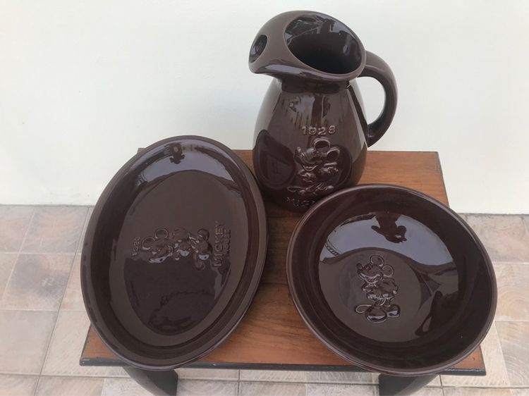 เหยือก จานของ DISNEY