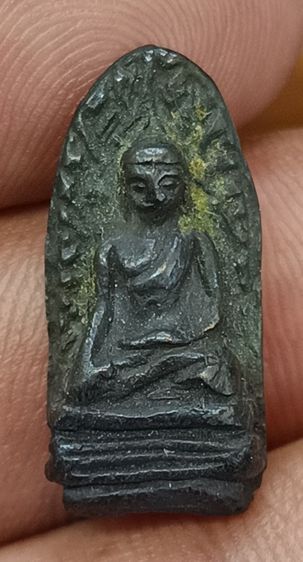 พระรอดพิมพ์ใหญ่  ems