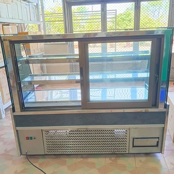 ตู้แช่เค้กแบบชั้นวางโชว์มือสอง รูปที่ 5