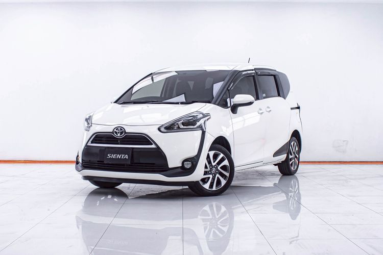 รถ Toyota Sienta 1.5 V สี ขาว