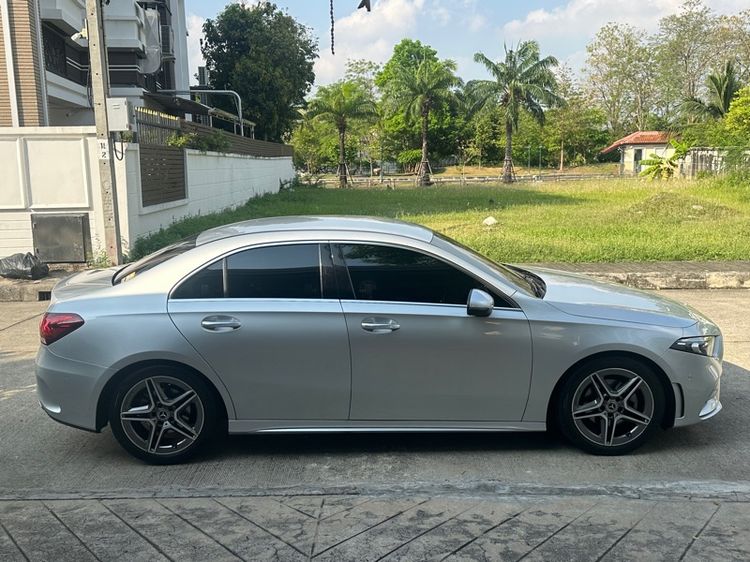 Mercedes-Benz A-Class 2021 A200 Sedan เบนซิน ไม่ติดแก๊ส เกียร์อัตโนมัติ บรอนซ์เงิน รูปที่ 4
