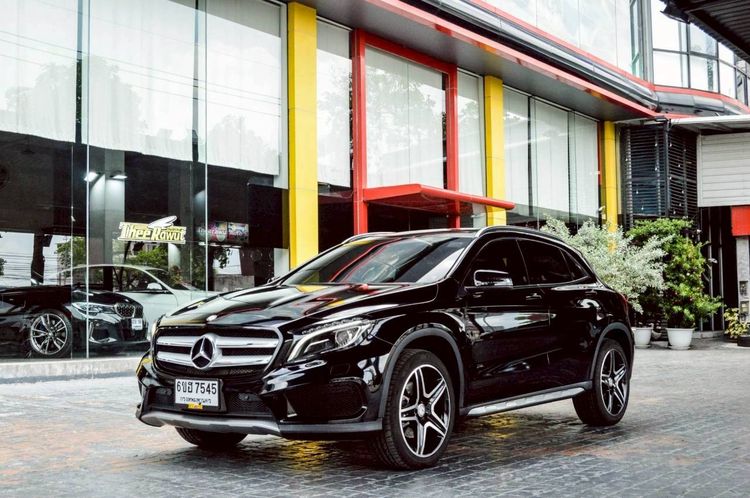 รถ Mercedes-Benz GLA-Class GLA250 สี ดำ