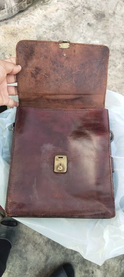 Bally cross body bag  รูปที่ 3