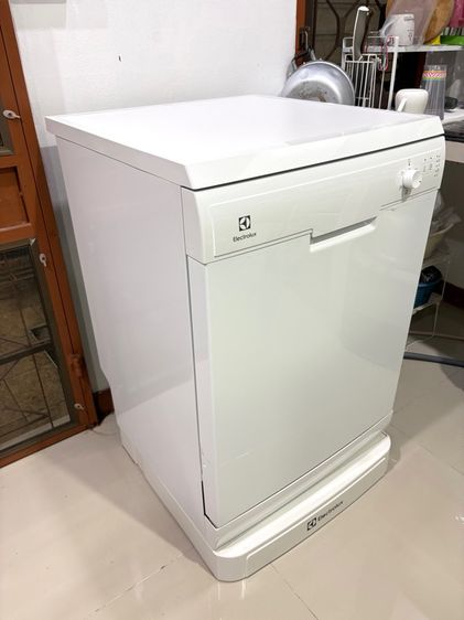 เครื่องล้างจาน Electrolux ESF5206LOW ความจุ 13 ชุดมาตรฐาน 156  ชิ้น สภาพ 95 รูปที่ 2