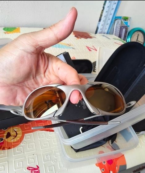 Oakley ROMEO TITANIUM ( ของใหม่ 100 เปอร์เซ็น , รุ่นนี้เลิกผลิต-หาไม่ได้แล้ว )  รูปที่ 2