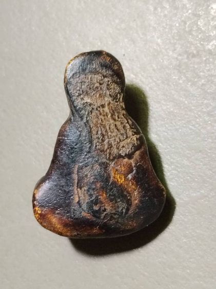 พระปิดตาหลวงพ่อยิ้มวัดหนองบัวเนื้อผงคลุกรัก  รูปที่ 2