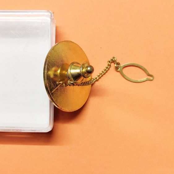 เข็มกลัด พระร่วงโรจนฤทธิ์ ที่ระลึกบูรณะองค์พระปฐมเจดีย์ พศ 2518 เหรียญกะไหล่ทองลงยา ขนาด 3.1 เซน รูปที่ 3