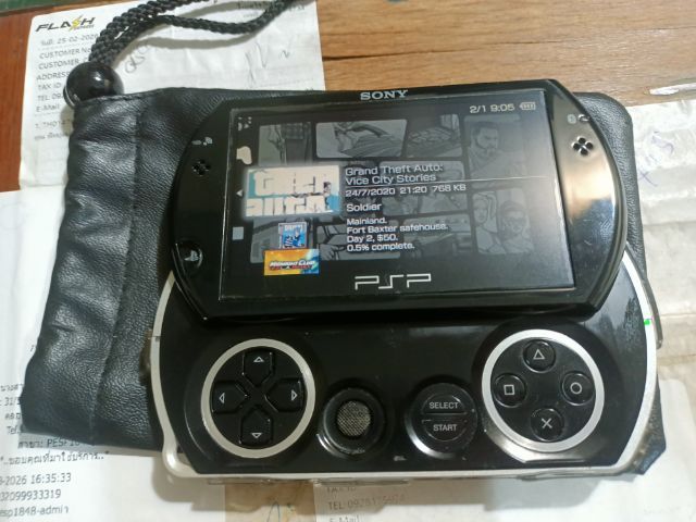 เครื่องเล่นเกมส์พกพา Sony PSP GO PSP-N1001 มือสองสภาพดี ความจุ 16gb.พร้อมเมม สายชร์าจ มีเกมส์ในเครื่อง ปุ่มลื่นแบตอึด มีเคสหลัง เดิมทั้งหมด รูปที่ 9