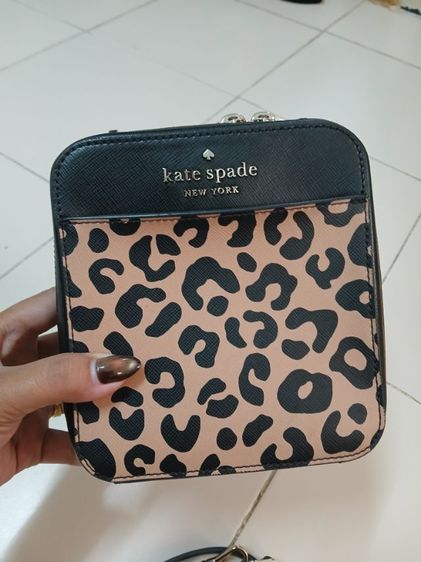 Kate Spade รุ่น Daisy Graphic Leopard Vanity Crossbody  รูปที่ 2