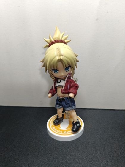 ดอลล์สาวน้อยผมทอง ชุดแจ็คเก็ตแดง มือสอง (Saber of Red Casual Ver.) รูปที่ 4