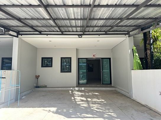 อื่นๆ ไม่มี 2017 ขายด่วน ทาวน์โฮม 2 ชั้นในชุมชนเล็ก ใกล้เซ็นทรัลเฟสฯ เพียง 15 นาที ในราคาที่เอื้อมถึง รูปที่ 2