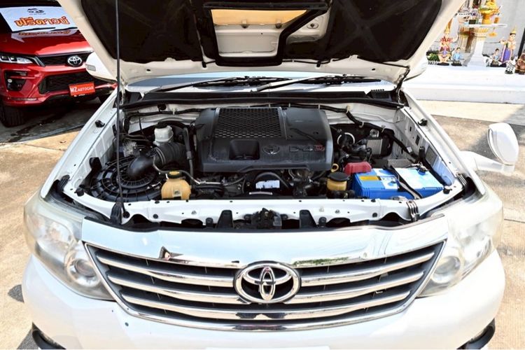 Toyota Fortuner 2012 3.0 V 4WD Utility-car ดีเซล ไม่ติดแก๊ส เกียร์อัตโนมัติ ขาว รูปที่ 2