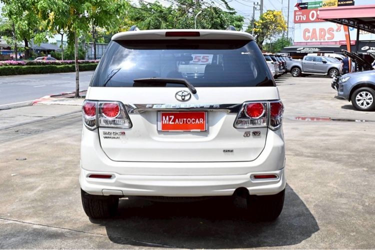 Toyota Fortuner 2012 3.0 V 4WD Utility-car ดีเซล ไม่ติดแก๊ส เกียร์อัตโนมัติ ขาว รูปที่ 3