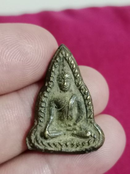 พระหล่อโบราณ