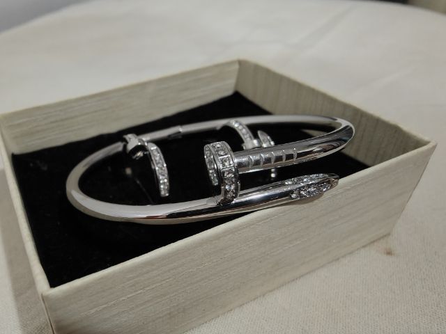 กำไลเงินทองแหวนตะปู