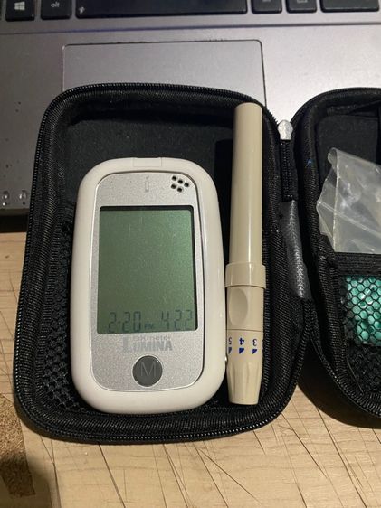 อุปกรณ์เพื่อสุขภาพ ขายเครื่องตรวจวัดระดับน้ำตาลในเลือด ยี่ห้อ LUMINA มือสอง ใช้งานปกติ
