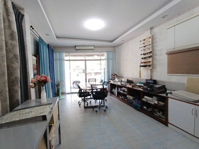 ใช่ 📌📌ขายอาคารพาณิชย์ 2 ชั้น📌📌🏢✨ ทำเลทอง ใจกลางเชียงใหม่ ลงทุนก็คุ้ม อยู่อาศัยก็สะดวก
 รูปที่ 4