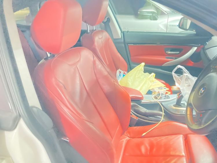 BMW Series 3 2015 320d Sedan ดีเซล ไม่ติดแก๊ส เกียร์อัตโนมัติ ขาว รูปที่ 4