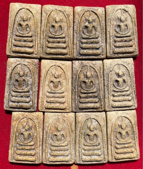 พระสมเด็จวัดระฆัง พิมพ์ครุฑเศียรบาตร