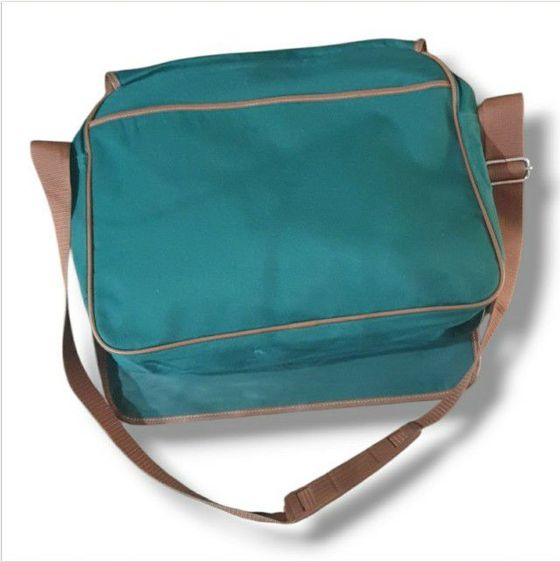 Lacoste Cross body ฐาน 14.5 ยาว 11.5 cm รูปที่ 2