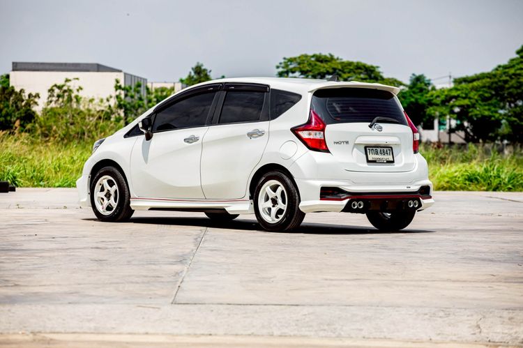 Nissan Note 2018 1.2 VL Utility-car เบนซิน เกียร์อัตโนมัติ ขาว รูปที่ 4