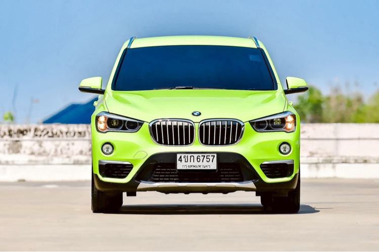รถ BMW X1 2.0 sDrive18d xLine สี เขียว