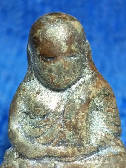 หลวงพ่อเงิน.ใช้สึก.เก่า