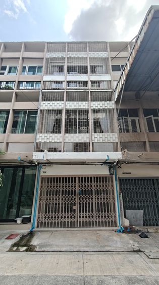 2 ห้องนอน 2 ห้องน้ำ ตึกแถว แถวถนนจันทน์ สาทร Commercial 2 bed 2 bath for rent on Chan road Sathorn